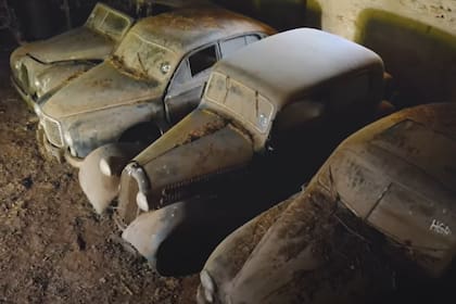 Héron coleccionaba vehículos que hayan sido fabricados antes de la Segunda Guerra Mundial; llegó a tener más de 200 y algunos, ejemplares únicos