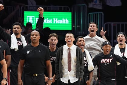 Herro listo para regresar con el Heat de Miami pero Powell queda fuera por lesión