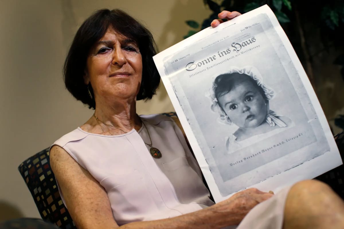 En 1935, esta foto apareció en la portada de la revista alemana Sonne ins Haus, representando al bebé ario ideal. Pero había un giro inesperado: la bebé era judía