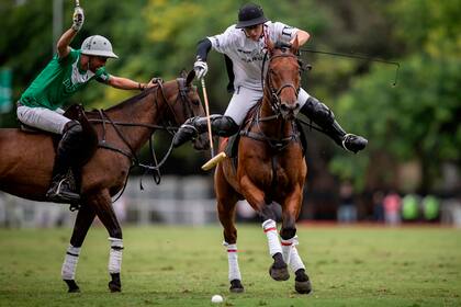 Heterodoxa postura de Felipe Dabas ante Pablo Pieres, que de figura en la final del Abierto de Hurlingham pasó a ser sorprendido por los chicos de Chapaleufú.