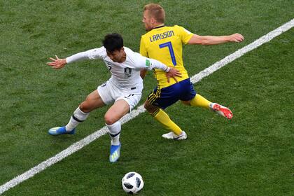 Heung-Min controla la pelota en el primer partido de la selección de Corea en el Mundial Rusia 2018
