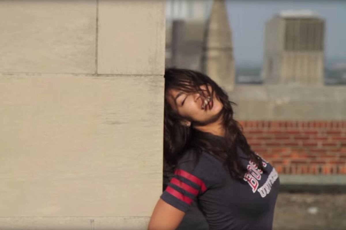 Hicieron virales imágenes de Alexandria Ocasio-Cortez durante su etapa universitaria