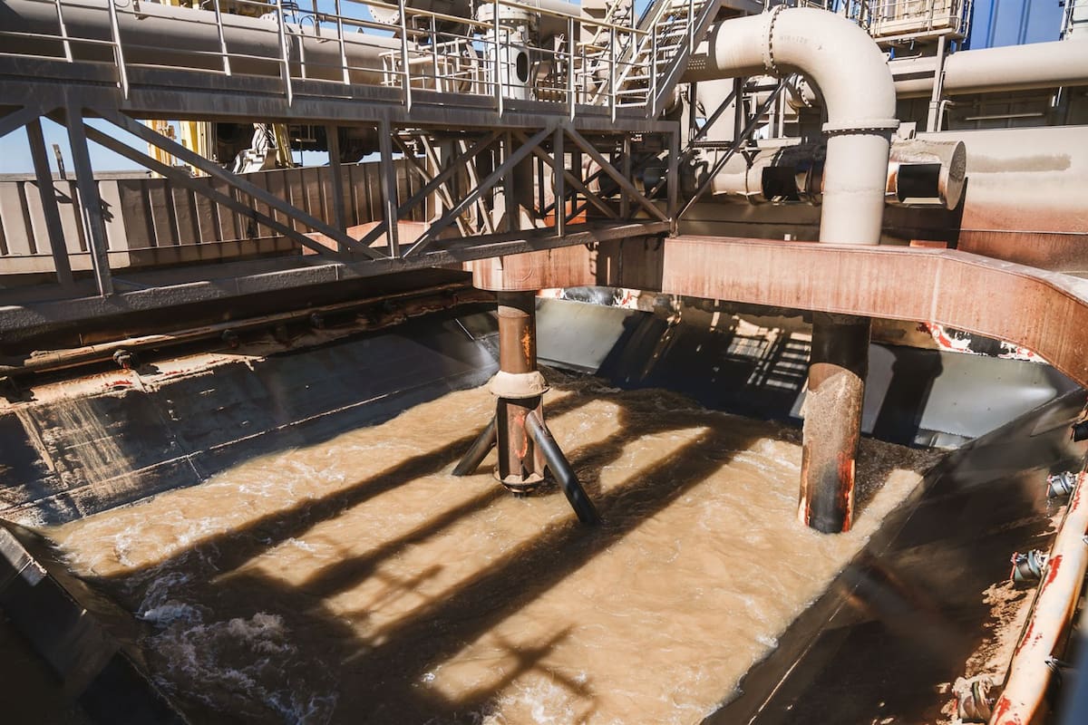 Hidrovía: parte del proceso de dragado, en el cual desde el barco se absorben sedimentos que luego se depositarán en otra locación