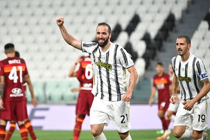 Higuaín siente que quedar afuera de la Champions ante Lyon "fue un papelón"