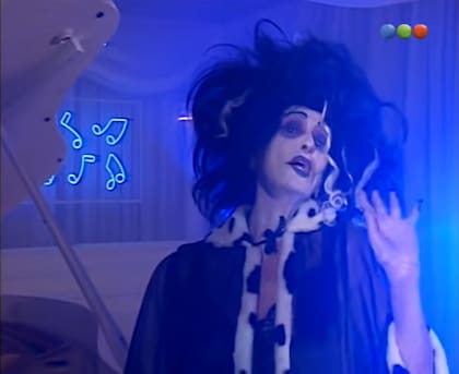 Hiilda Bernard en el musical "Brujas Feas" de Chiquititas (Captura de video)
