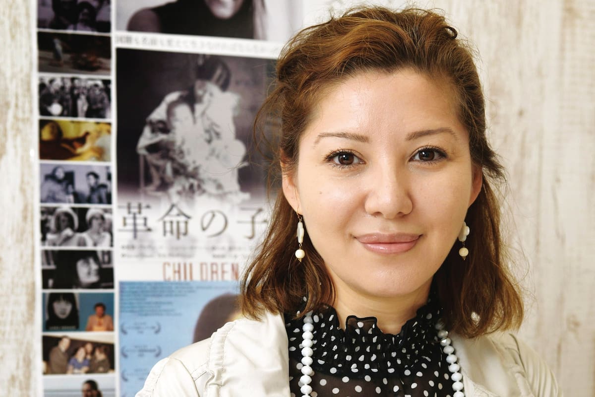 Hija de la fundadora del Ejército Rojo japonés y de un líder palestino, la periodista Mei Shigenobu cuenta su infancia clandestina