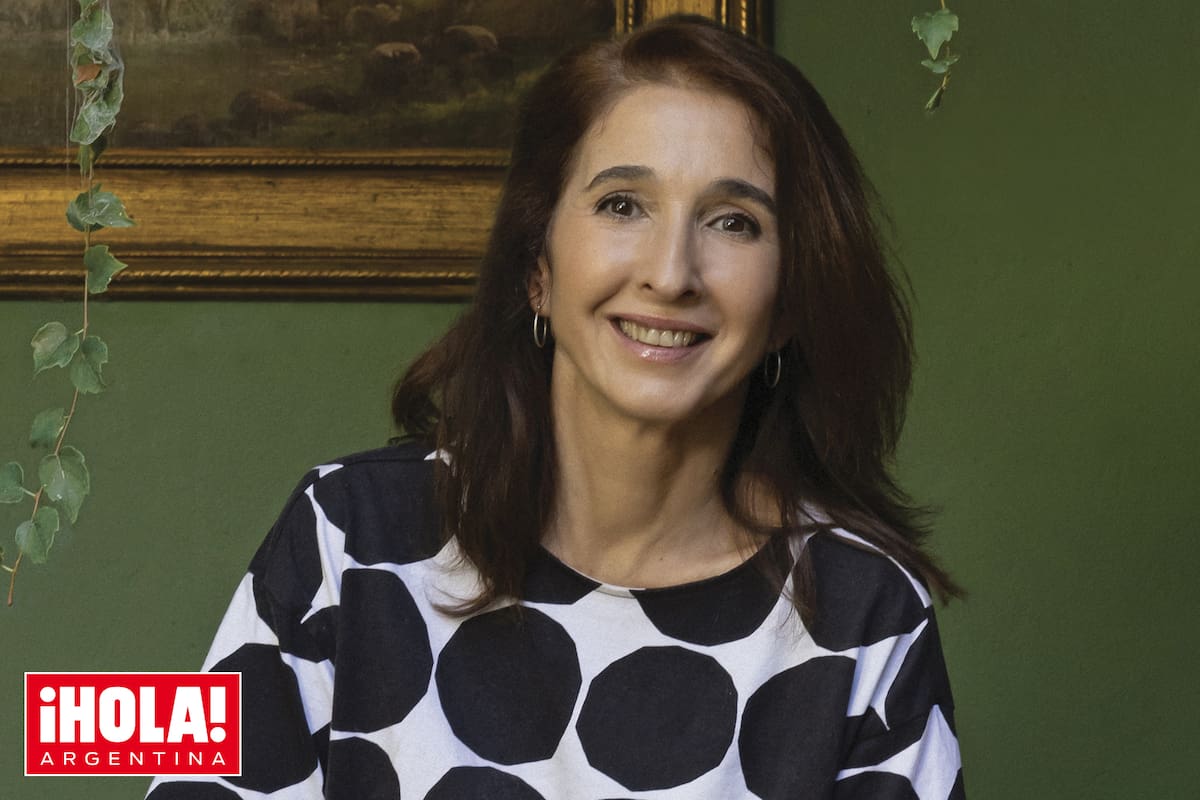 Hija de Saulo Benavente y Graciela Galán, dos leyendas del mundo de la escenografía y del vestuario, Saula también es guionista y la actual presidenta del Programa de Mecenazgo
del Ministerio de Cultura de la Ciudad de Buenos Aires