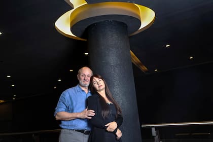 Hija del reconocido director de fotografía Félix Monti (las ganadoras del Oscar La historia oficial y El secreto de sus ojos, entre muchísimas otras), Cecilia cursó Historia del Arte en la facultad de Filosofía y Letras (UBA), donde se especializó en Artes Plásticas