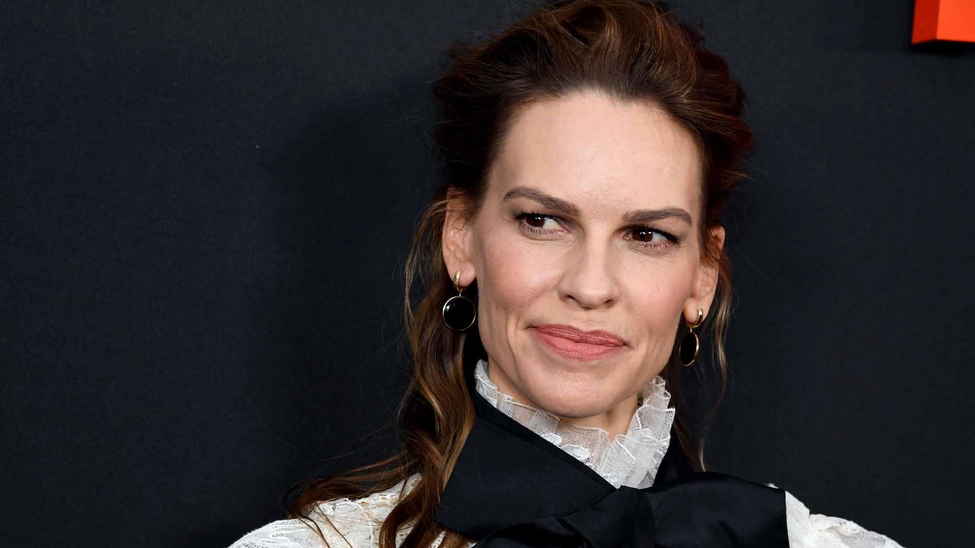 Hilary Swank tuvo una infancia muy compleja que le dejó muchas enseñanzas