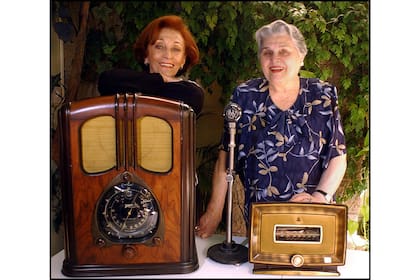 Hilda Bernard y Dora Ferreyro, estrellas del radioteatro