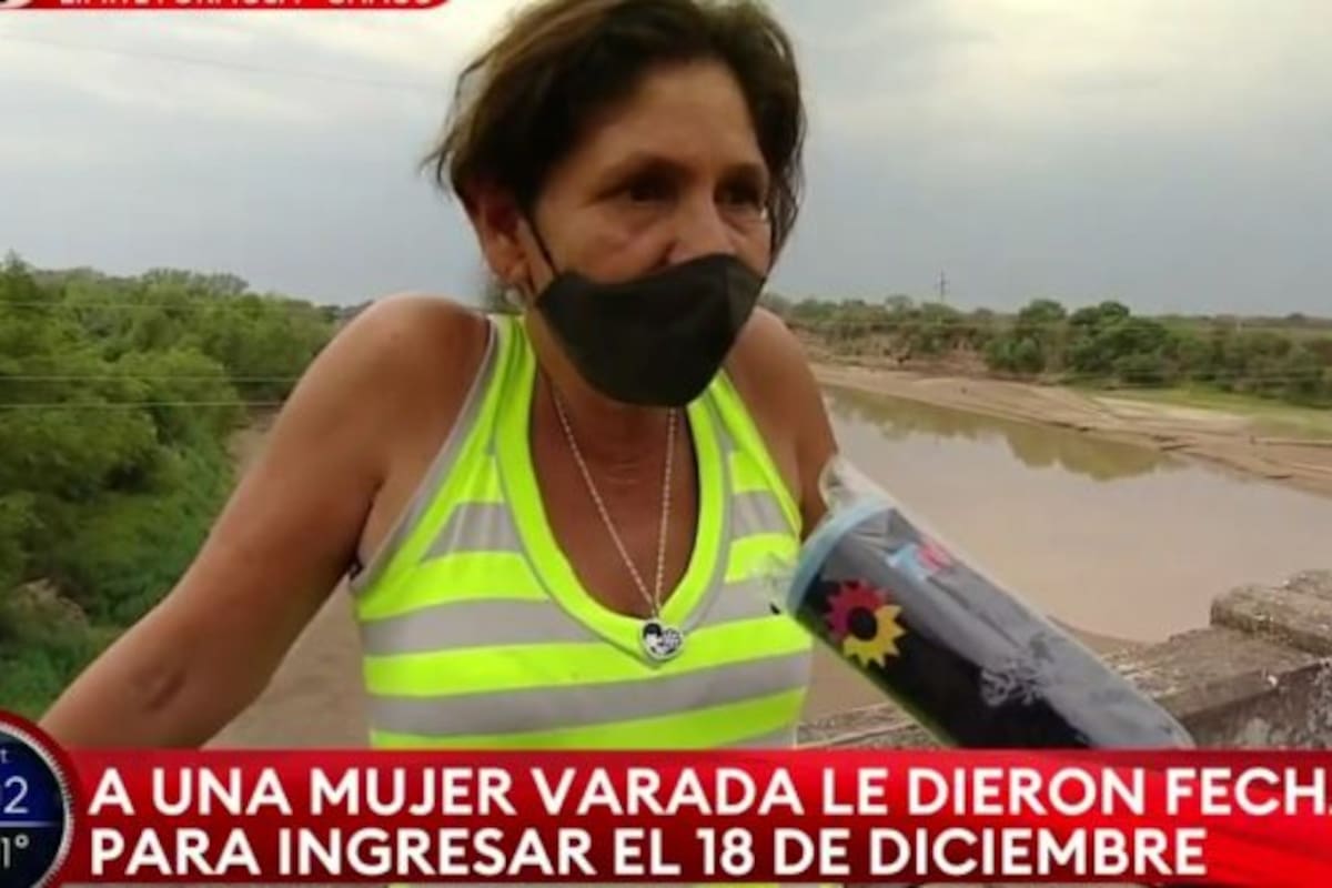 Hilda Paredes fue una de las caras que visibilizó la situación de los varados del otro lado del Bermejo. La "castigaron" con un permiso para ingresar el 18 de diciembre y hacer cuarentena en un centro sanitario. Pasará las fiestas lejos de su familia, que está a pocos metros, del otro lado