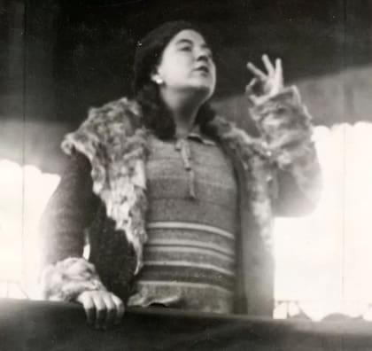 Hildegart en un mitin socialista en Erandio, (Vizcaya), cuando tenía unos 16 años