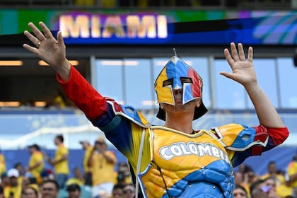 Hinchas colombianos, en la previa del partido entre Colombia y Portugal en Miami