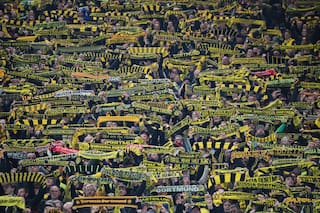 ¡Basta de selfies! Borussia Dortmund premia a hinchas que evitan el móvil en partidos