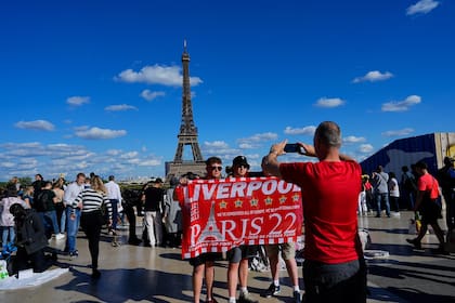 Hinchas del Liverpool en Paris