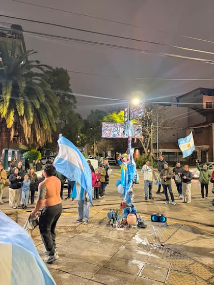 Hinchas en Segurola y Habana