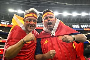 Con las formaciones confirmadas, Francia y España deciden en Dallas el primer finalista del Mundial