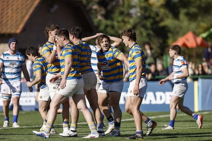 Hindú celebró la importante victoria ante SIC, rival directo en la tabla