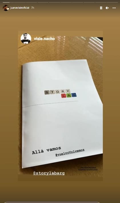 Historia que republicó Juana Viale en su cuenta de Instagram: "Allá vamos"