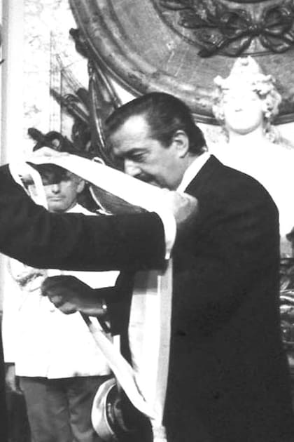 Histórica asunción de Alfonsín en 1983