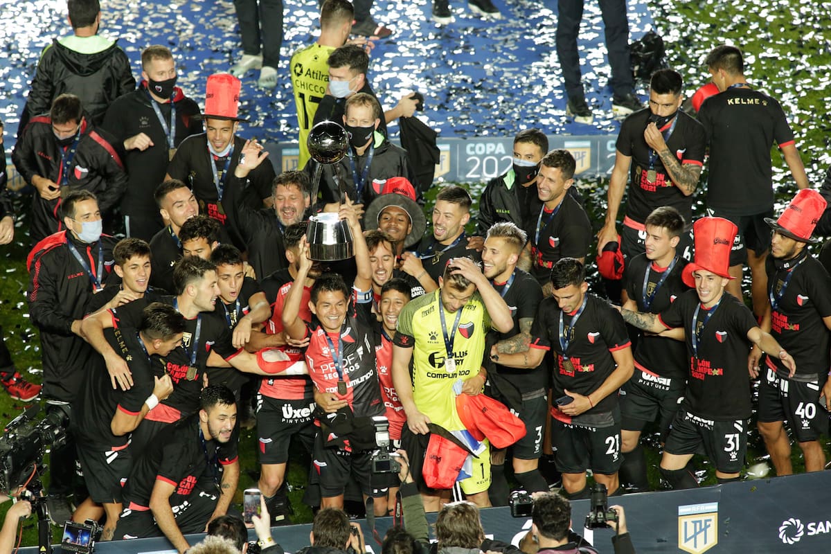 Histórico: Colón de Santa Fe venció en la final ante Racing 3-0 en San Juan y es el nuevo campeón del fútbol argentino