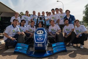Estudiantes de la UBA construyeron el primer monoplaza que compitió a nivel internacional