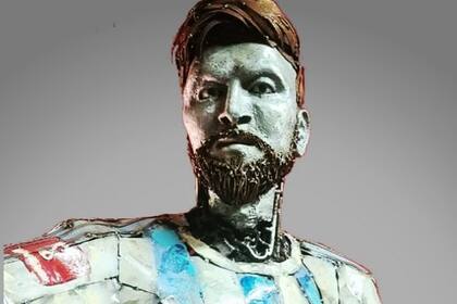 Hizo una escultura de Messi a escala real e irá a Qatar.