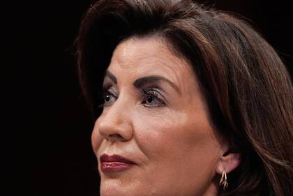 Hochul anunció una inversión millonaria para instalaciones de emergencias en Nueva York