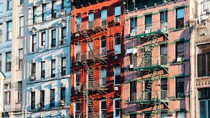 Hochul asegura que East Harlem es uno de los barrios más dependientes al transporte público