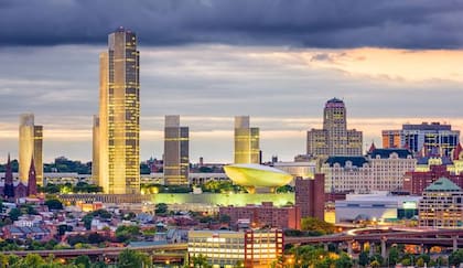 Hochul invierte US$400 millones para impulsar el crecimiento económico y mejorar la ciudad de Albany