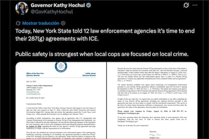 Hochul se dirigió a 12 agencias locales de Nueva York y sostuvo: "Es hora de poner fin a sus acuerdos 287(g) con el ICE"
