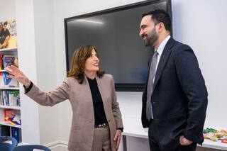 Viviendas a bajo costo en la ciudad y el guiño de Hochul a los dominicanos