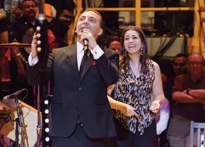 Cristian Castro y Carolina Victoria Urban