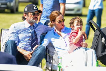 Lara Bernasconi llegó temprano con Federico Álvarez Castillo y su hijo Iñaki.