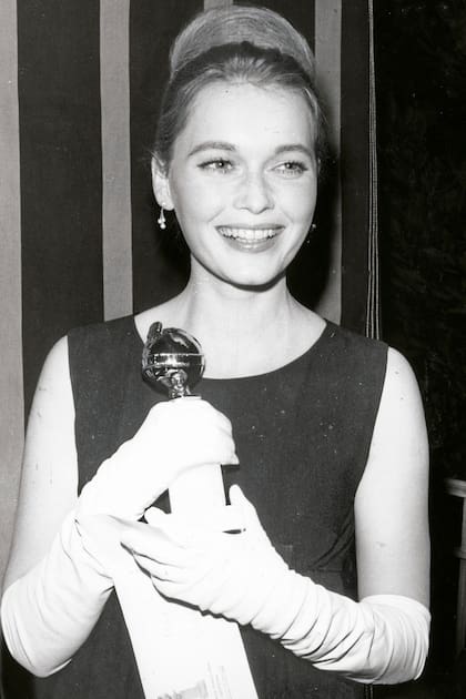 En 1965 ganó el Golden Globe como Nueva Estrella del Año por la película "Cañones en Batasi"