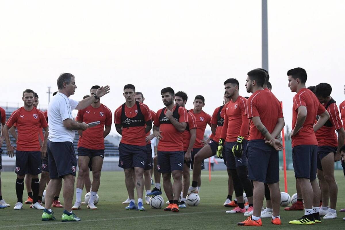 Holan dirige el entrenamiento en Japón