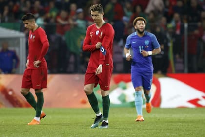 Holanda goleó 3-0 a Portugal en Ginebra