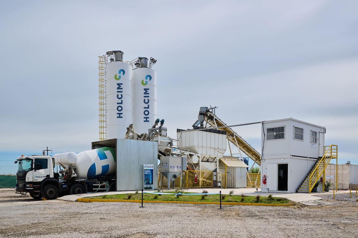 Holcim avanza en su plan de diversificación
