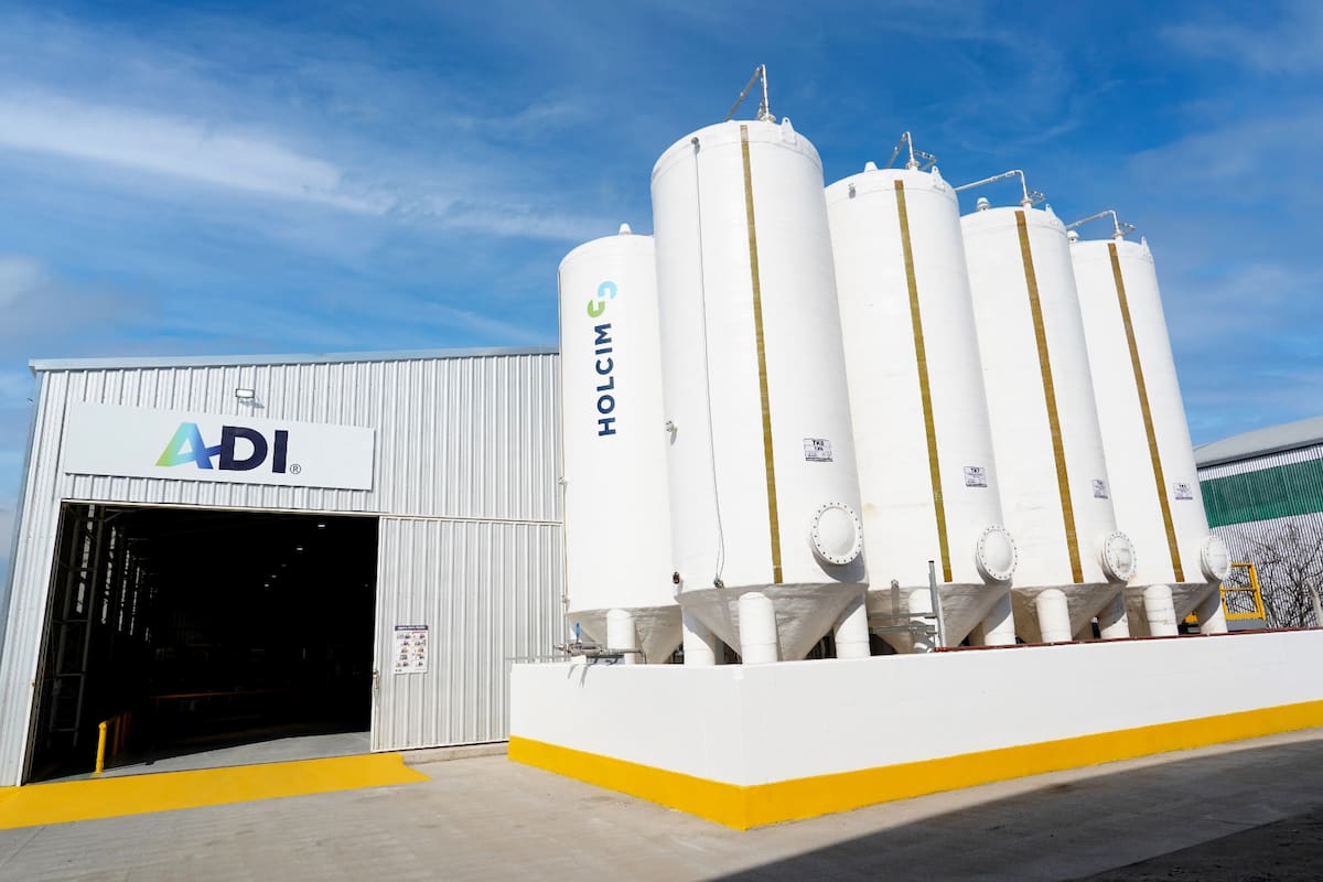 Holcim inauguró en Córdoba su primera planta de aditivos para hormigón