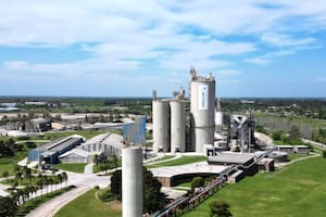 Una de las mayores cementeras recibe US$63 millones para saldar deudas y expandir su negocio en la Argentina