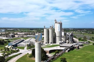 Una de las mayores cementeras recibe US$63 millones para saldar deudas y expandir su negocio en la Argentina