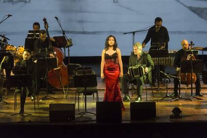 Holtz, Moncada y algunos músicos del Quinteto Piazzolla