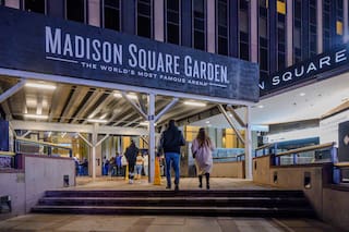 Hombre muere tras caer durante concierto de rock en el Madison Square Garden