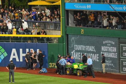 Hombre que cayó desde el muro Clemente en PNC Park durante juego de los Piratas en estado crítico