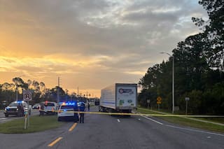 Hombre que huía de agentes migratorios en Florida muere atropellado por un camión, dice la policía