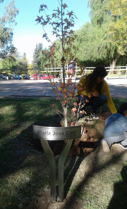 Homenaje a Majo en la facultad donde estudiaba