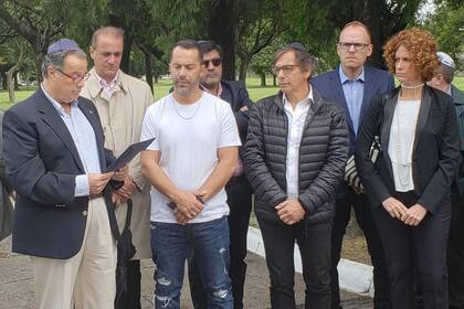 Homenaje a Nisman en el cementerio de La Tablada