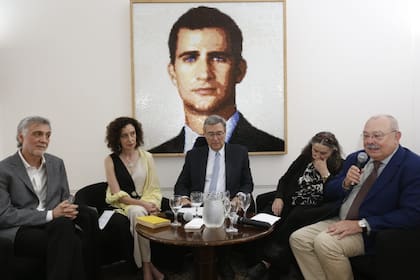 Homenaje a Ortega y Gasset en la embajada de España, con Héctor Guyot, Ángeles Castro Montero, Roberto Aras, Marta Campomar y José Lasaga Medina