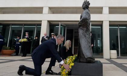 Homenaje de las autoridades australianas.