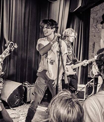 Homer tiene su propia banda de punk (Foto: Instagram @homergere)